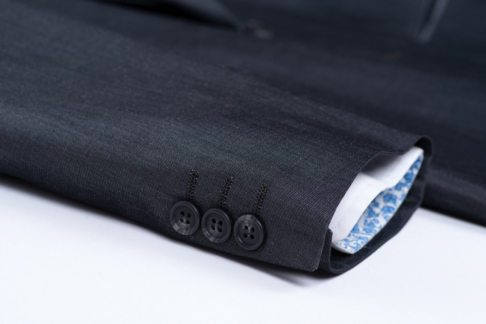 Valentino Single Breasted Grey Silk Blazer Jacket, US 40R, EU 50R