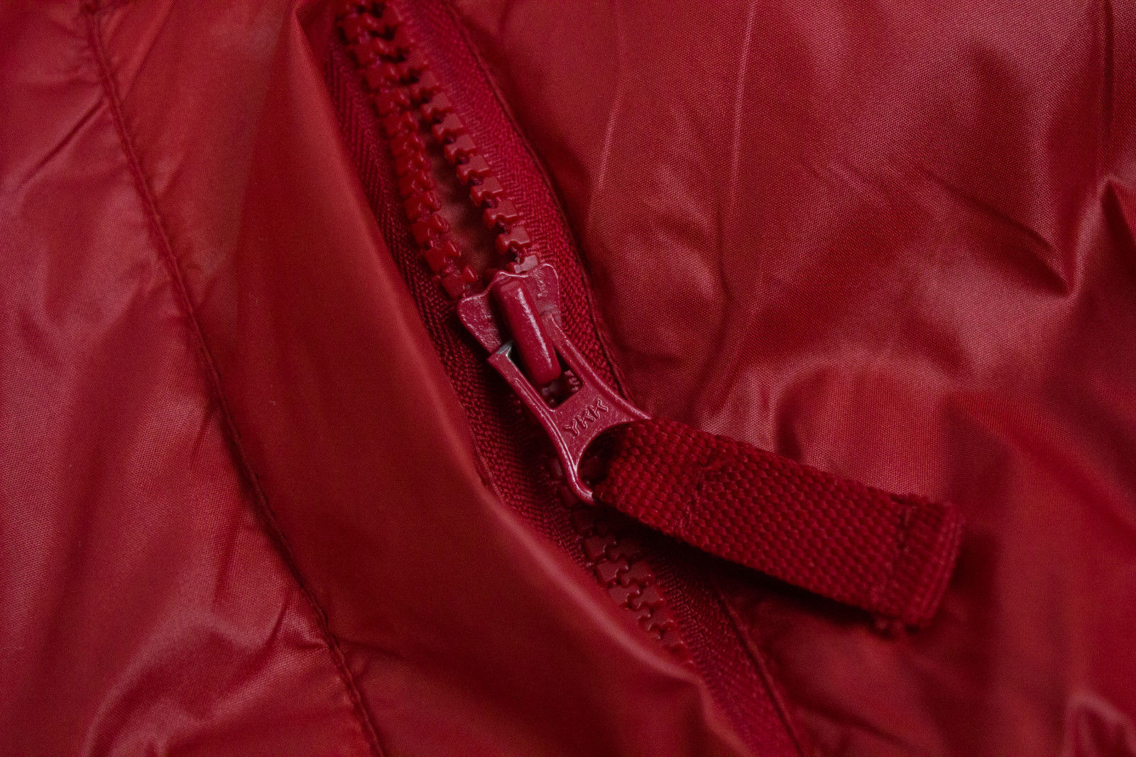 Cropped Sporty Puffer Down Pull Over Red Jacket SIZE L - secondfirst