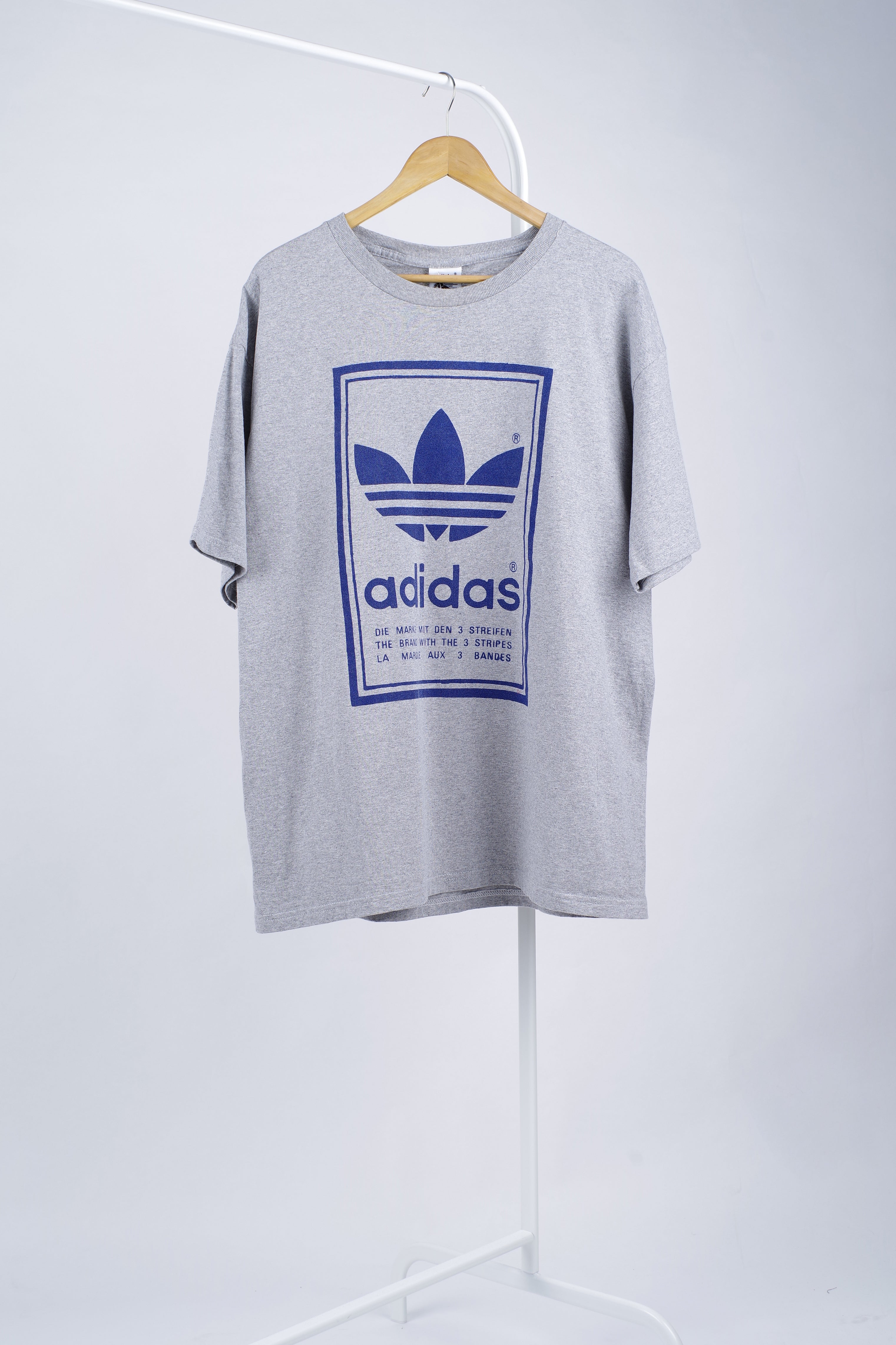 Lim I Gamle tider Vintage Made in USA Adidas Originals Gray T-shirt, Size men's L –  SecondFirst