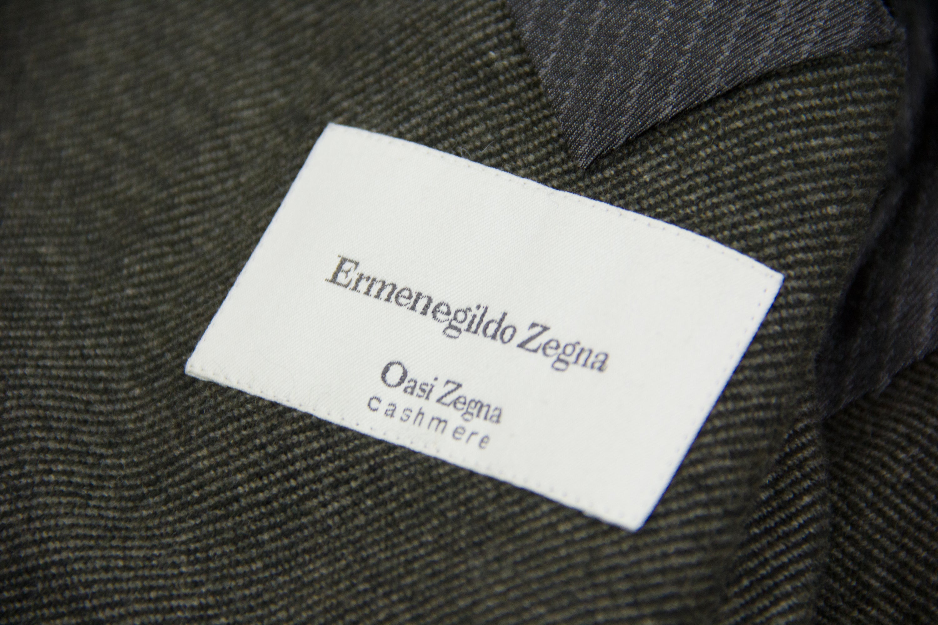 Ermenegildo Zegna Oasi Cashmere Sport Coat USA 38R, EU 48R - secondfirst